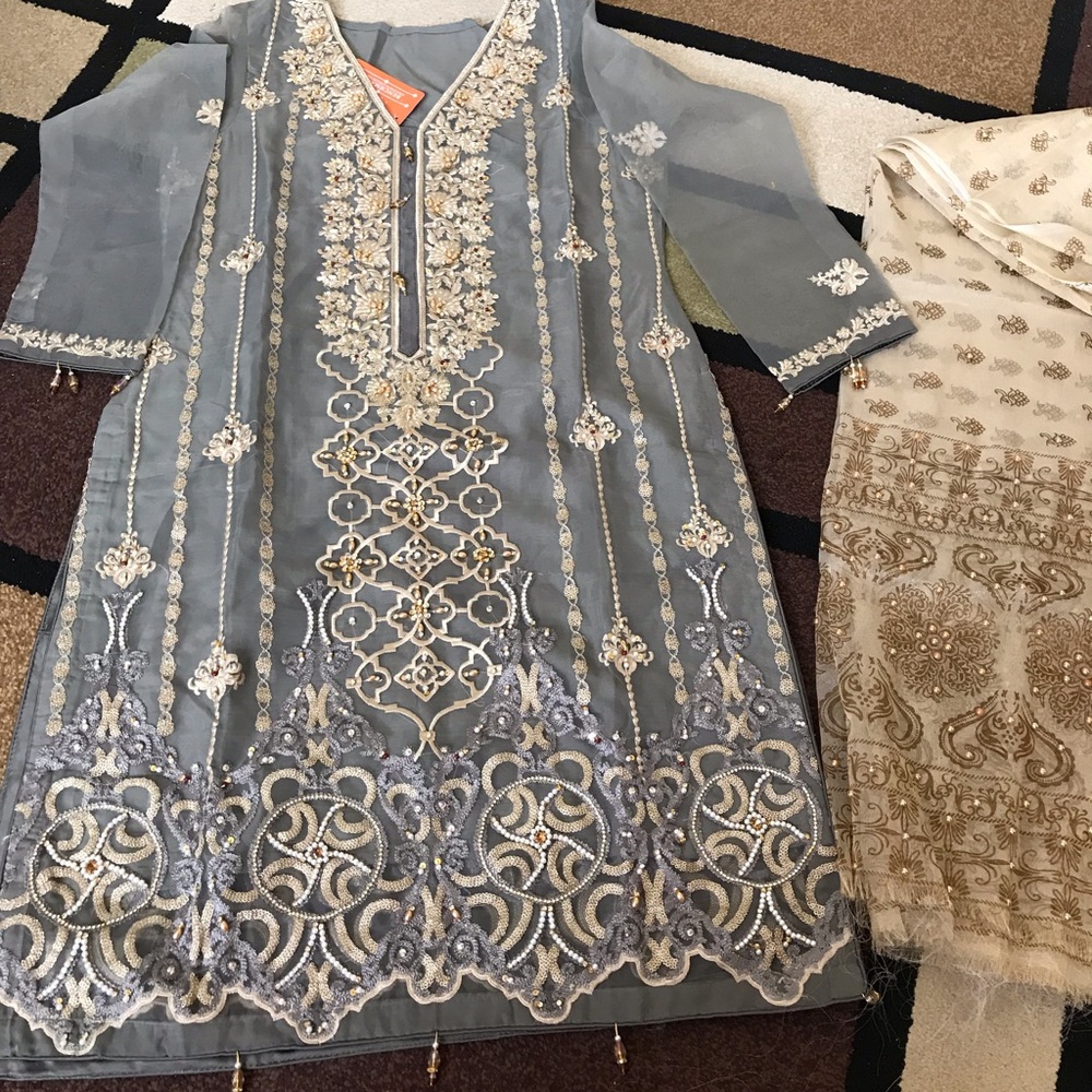 Pakistani designer salwar kameez